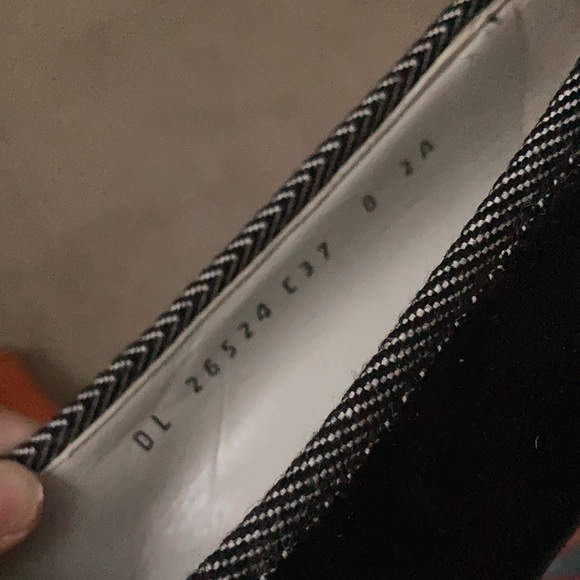 Last Chance!! Make any offer!Salvatore Ferragamo Black Suede Luxury Stack Herl - Picture 5 of 5